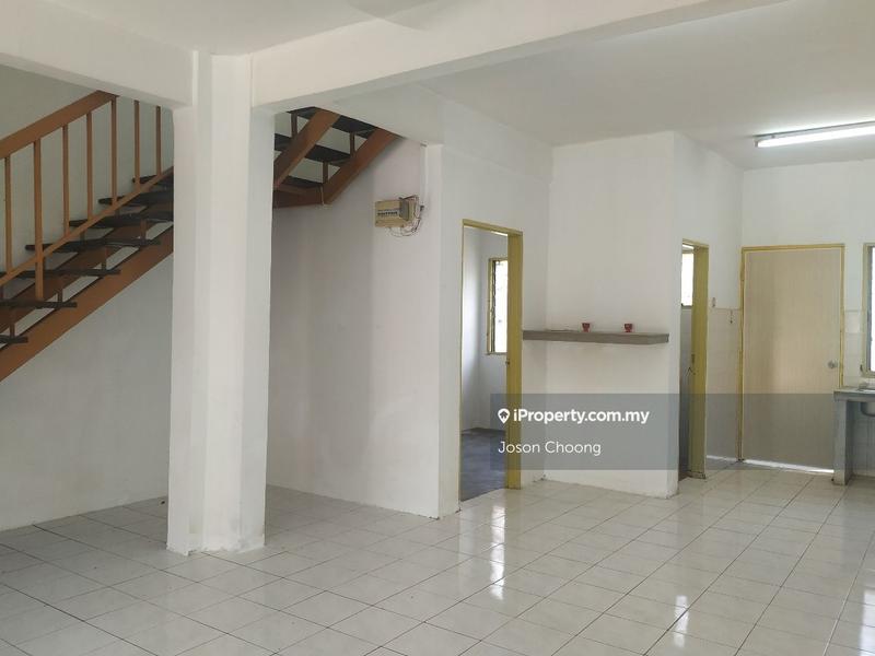 Rumah Teres 2-Tingkat untuk Dijual di Taman Bukit Serdang, Seri Kembangan oleh Joson Choong - iProperty.com.my