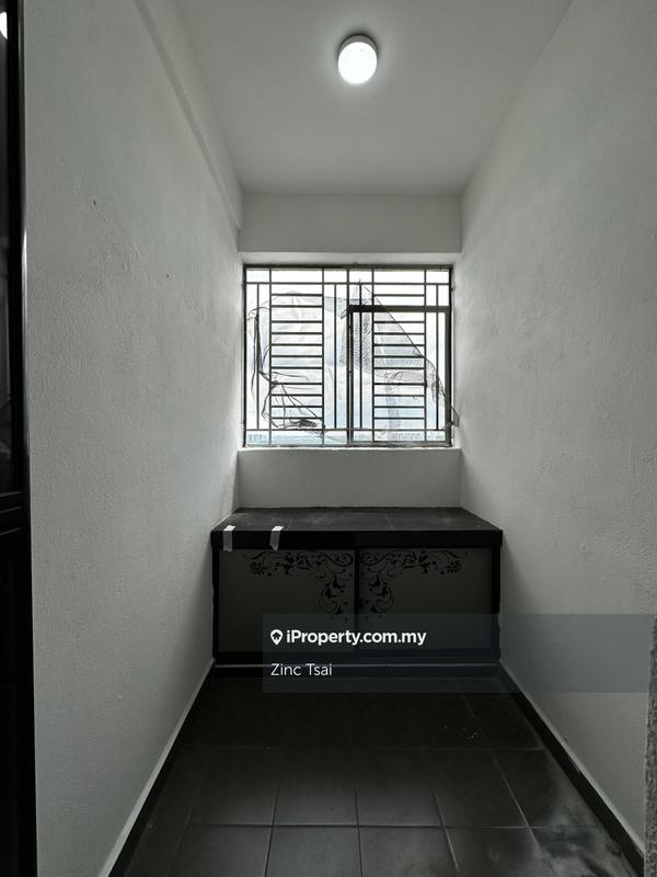 Service Residence for Sale in D'Aman Residences @ Puchong by Zinc Tsai - Yard / wet kitchen - iProperty.com.my