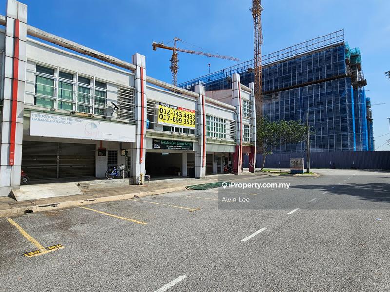 Shop / Office untuk Dijual di Taman Cahaya Alam, Shah Alam oleh Alvin Lee - iProperty.com.my