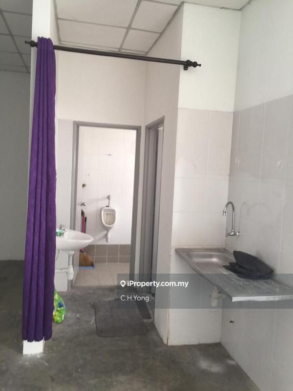 Pejabat untuk Disewa di Taman Equine, Seri Kembangan oleh C.H.Yong - iProperty.com.my