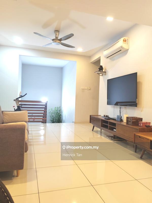 Rumah Berangkai 2 Tingkat untuk Dijual di Putra Heights, Subang Jaya oleh Henrick Tan - iProperty.com.my