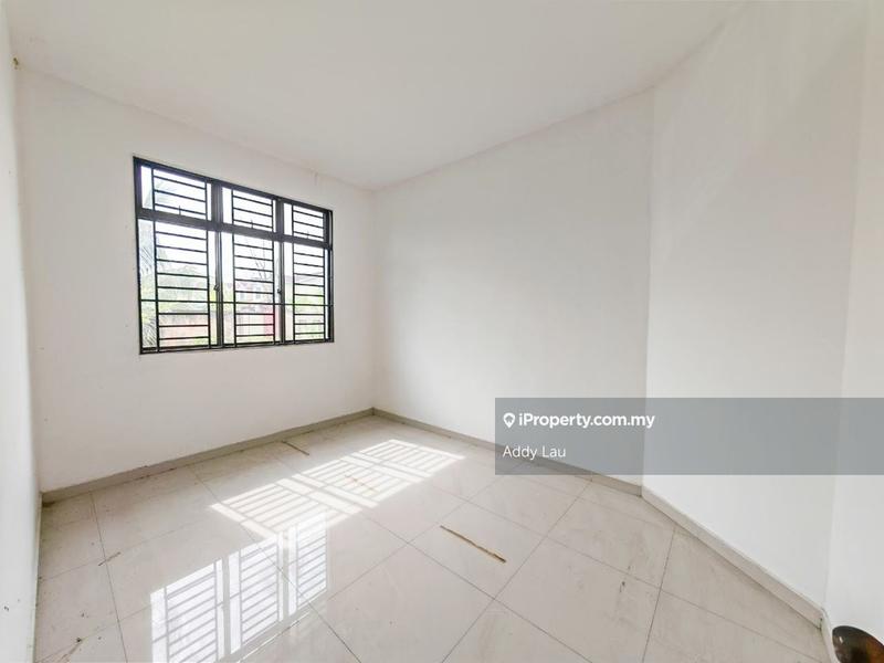 Rumah Berkembar untuk Dijual di Taman Saujana, Kluang oleh Addy Lau - iProperty.com.my