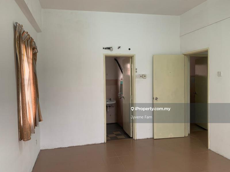 For Sale - Evergreen Park Acorn & Hazel