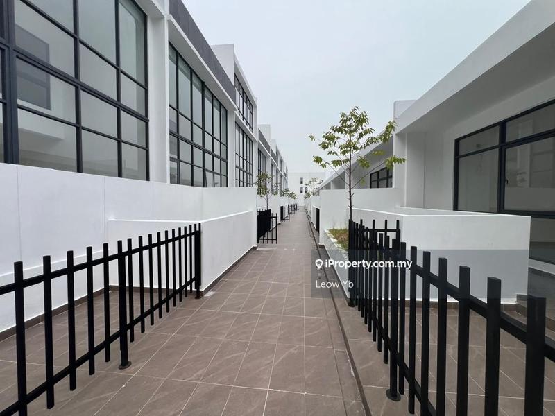 Rumah Berangkai 4 Tingkat untuk Dijual di Empire Residence, Damansara Perdana, Damansara Perdana oleh Leow Yb - iProperty.com.my