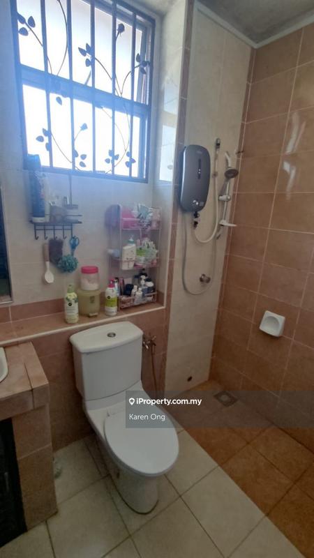 Rumah Berangkai 2 Tingkat untuk Dijual di Putra Height Sek 2 with Solar Panel, Subang Jaya oleh Karen Ong - iProperty.com.my