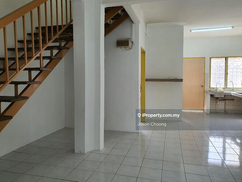 Rumah Teres 2-Tingkat untuk Dijual di Taman Bukit Serdang, Seri Kembangan oleh Joson Choong - iProperty.com.my