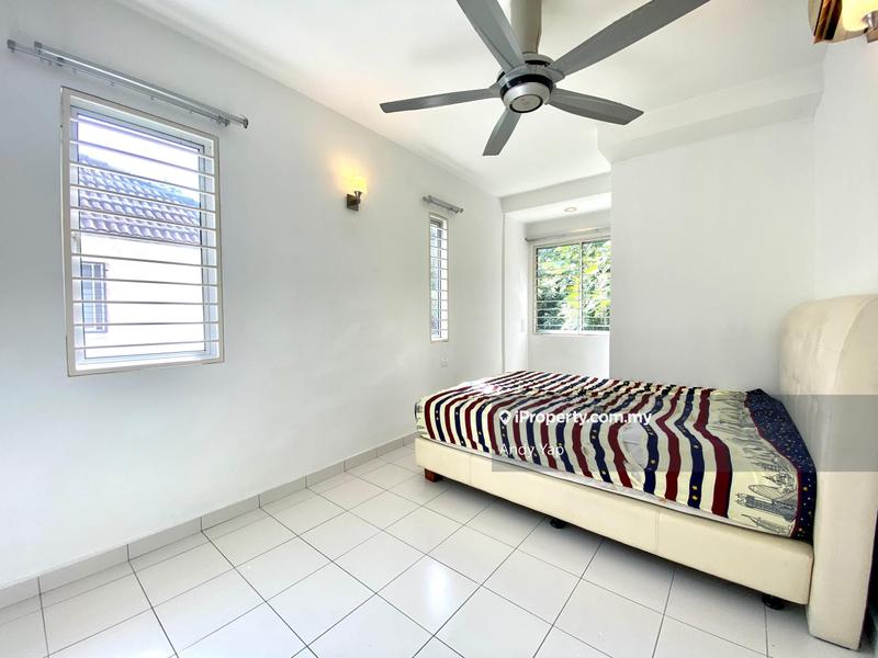 Rumah Teres 2-Tingkat untuk Dijual di Bandar Country Homes, Rawang oleh Andy Yap - iProperty.com.my