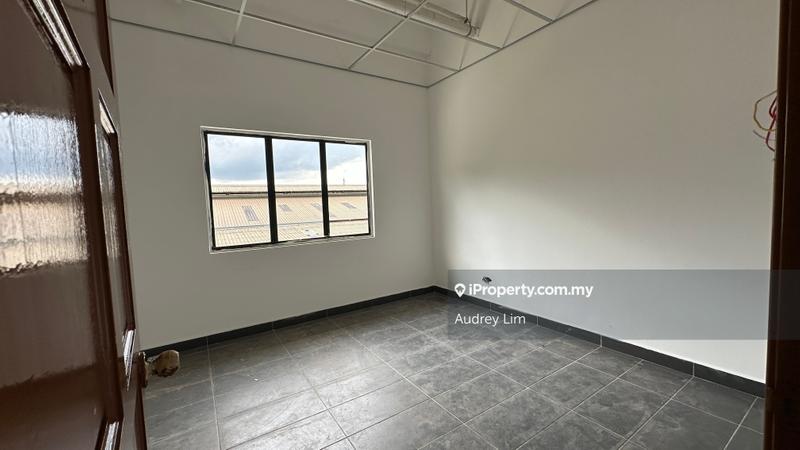 For Rent - Single Storey Factory with 2 Storey Office at Balakong Taming Jaya
