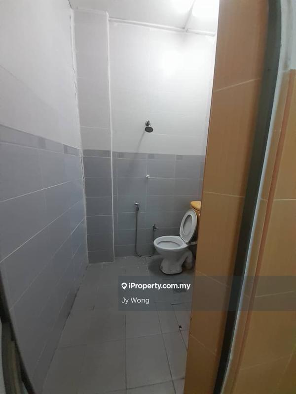 Rumah Teres 2-Tingkat untuk Dijual di Lestari Putra, Seri Kembangan oleh Jy Wong - iProperty.com.my