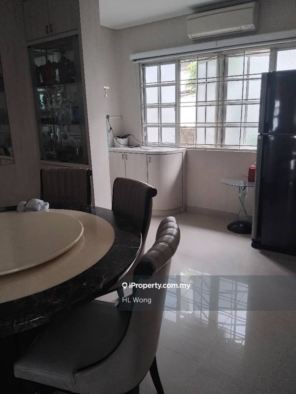 Rumah Teres 2-Tingkat untuk Dijual di Taman Wawasan, Puchong oleh HL Wong - iProperty.com.my