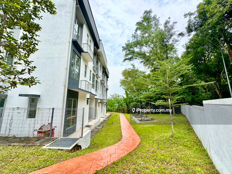 Townhouse for Sale in Upper Floor Hijauan Kemensah, Ampang by Zana Zakri - iProperty.com.my
