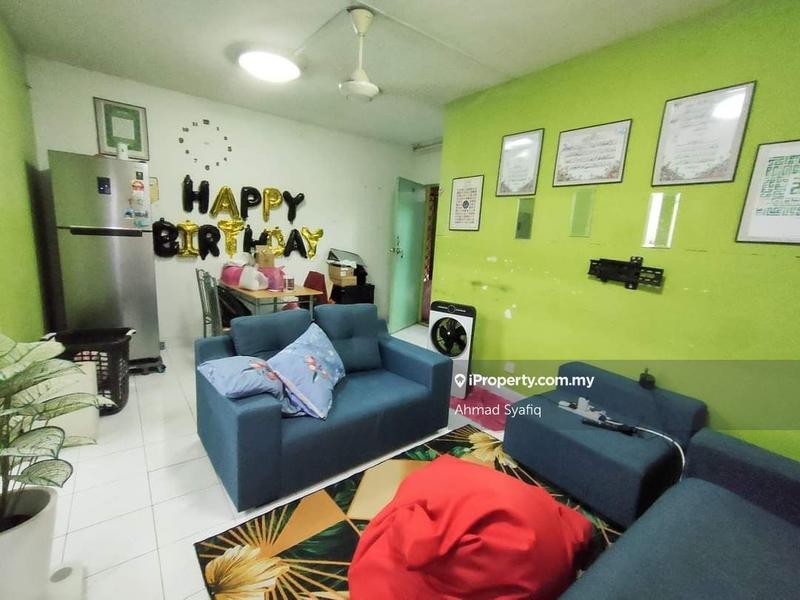 For Sale - Flat PKNS Seksyen 8