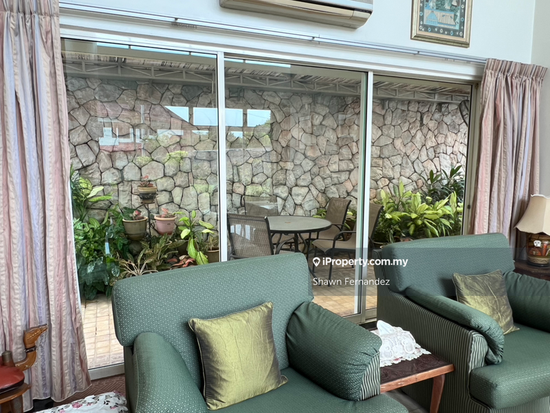 Banglo untuk Dijual di Bukit Damansara, Damansara Heights oleh Shawn Fernandez - Rear Terrace - iProperty.com.my