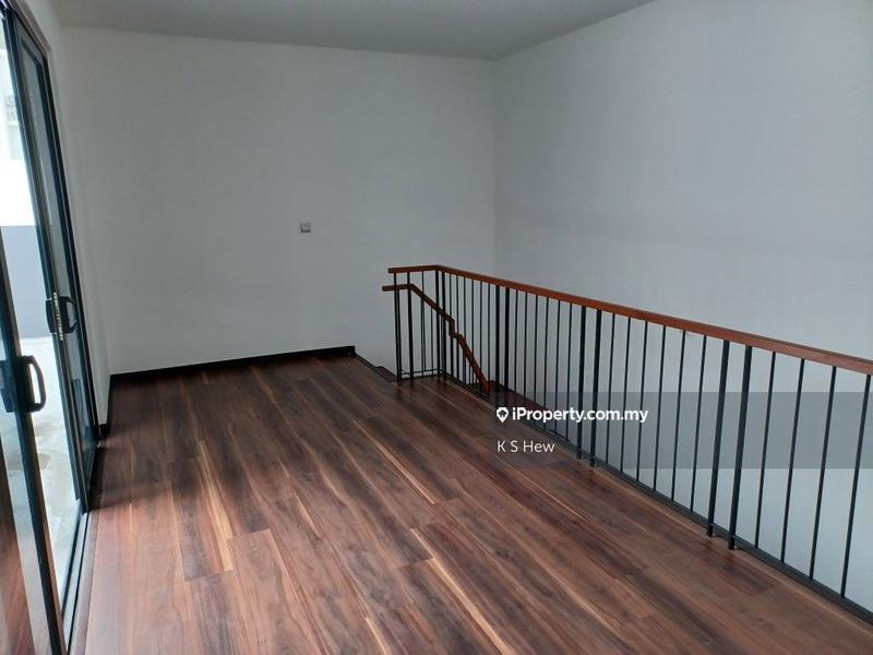Rumah Teres 4-Tingkat untuk Dijual di Seri Kembangan, Selangor oleh K S Hew - iProperty.com.my
