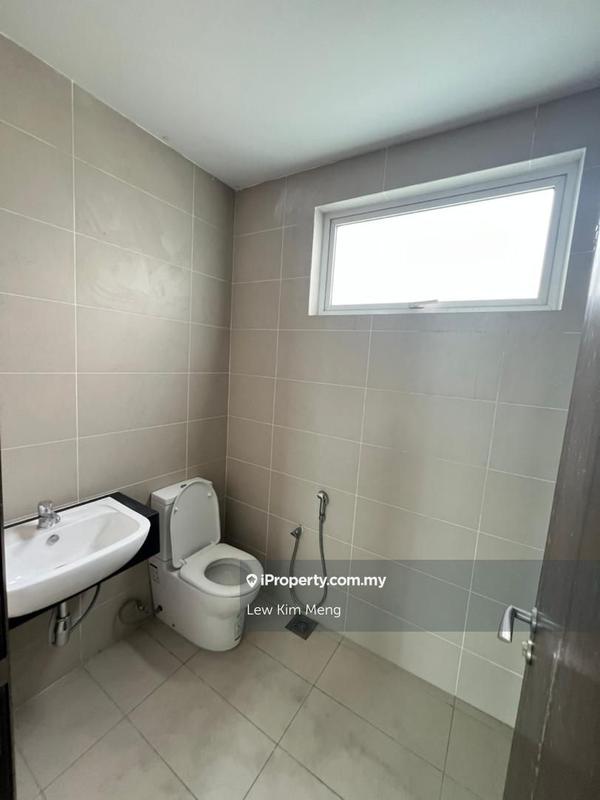 Rumah Berkembar untuk Dijual di e497w, Damansara Damai oleh Lew Kim Meng - iProperty.com.my