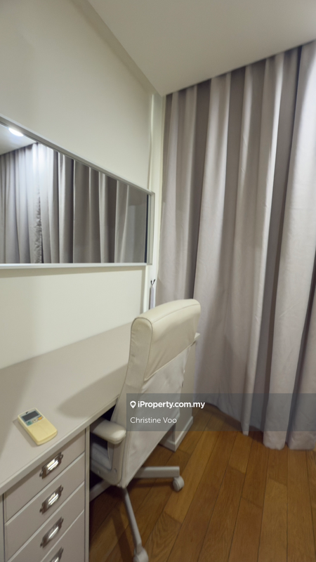 For Rent - 6 CapSquare