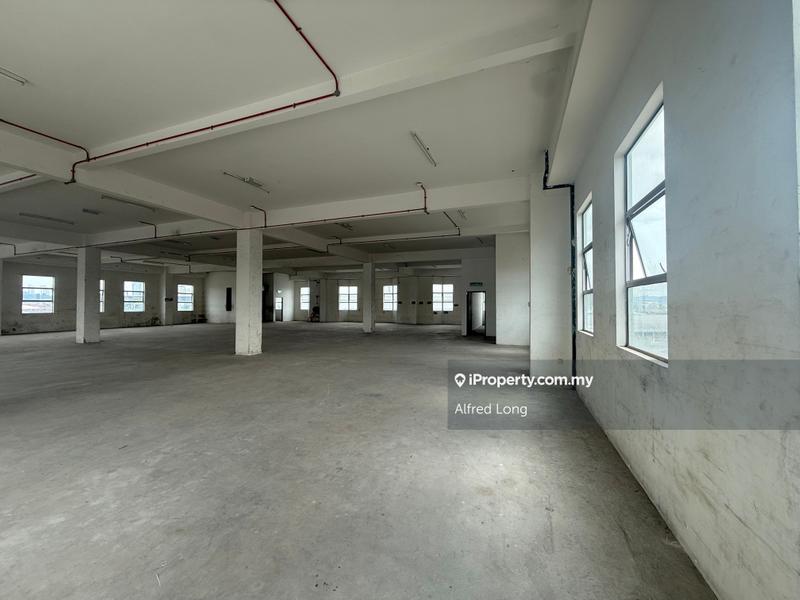 For Rent - Facing Road 4sty Semi-d Commercial Shop , Seri Kembangan