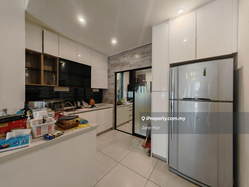 Townhouse for Sale in 16 Sierra, Puchong by Jane Hor - iProperty.com.my