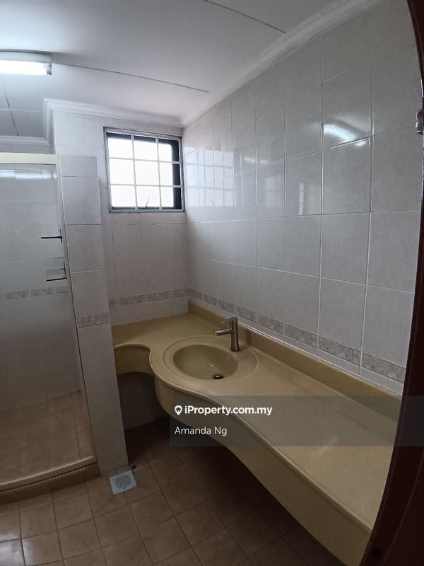 Rumah Berangkai 2.5 Tingkat untuk Disewa di BU6 @ Bandar Utama, Bandar Utama oleh Amanda Ng - iProperty.com.my