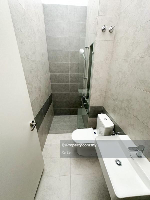 Rumah Berangkai 2 Tingkat untuk Dijual di Hampton Residences Bandar Seri Coalfields, Sungai Buloh oleh Ka Ee - iProperty.com.my