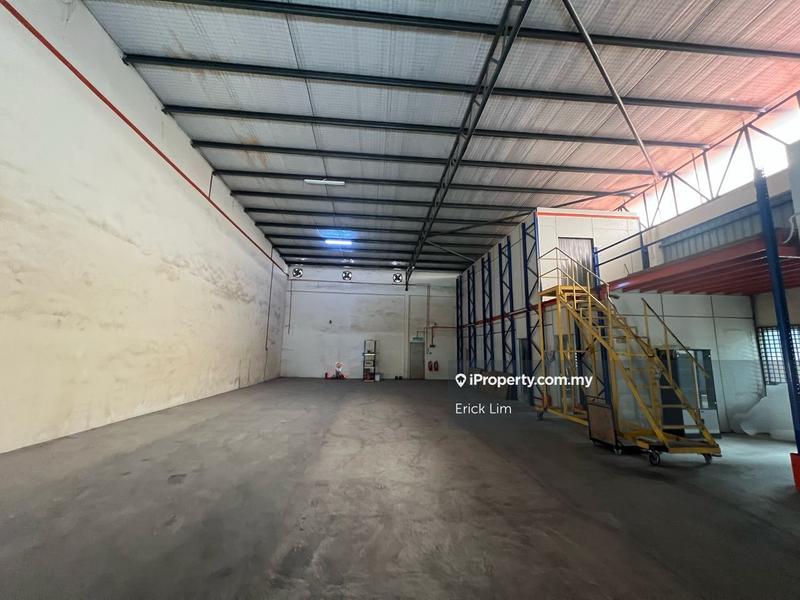Kilang Teres untuk Dijual di Taman Teknologi Cheng, Cheng oleh Erick Lim - iProperty.com.my