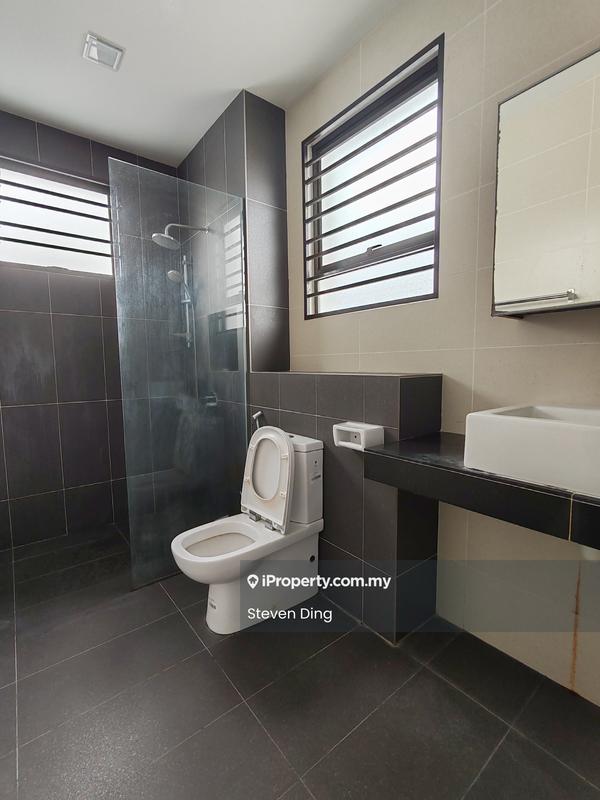 Rumah Berkembar untuk Disewa di Setia Utama, Setia Alam oleh Steven Ding - Bathroom - iProperty.com.my