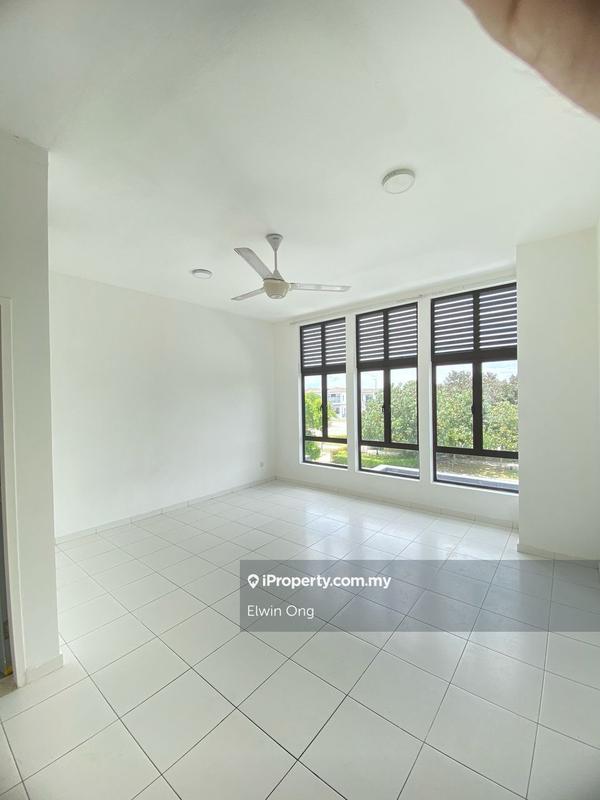 Rumah Teres 2-Tingkat untuk Dijual di Eco Grandeur Graham ( Type C )Facing Garden, Puncak Alam oleh Elwin Ong - iProperty.com.my