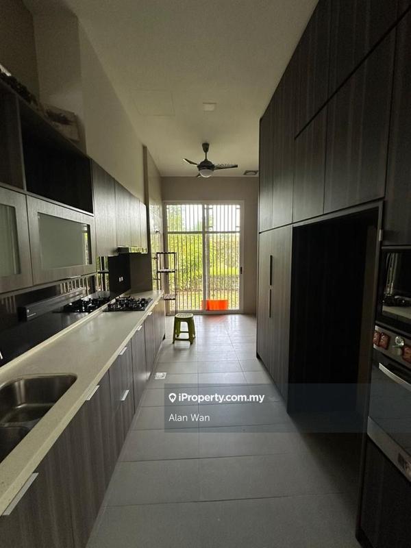 Bungalow House untuk Dijual di Lakefront Villa, Cyberjaya oleh Alan Wan - iProperty.com.my