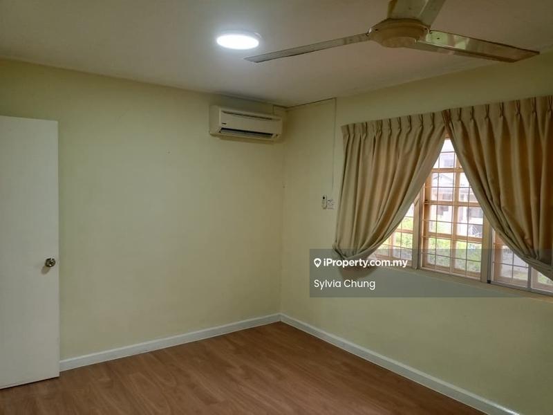 1-storey Terraced House for Rent in Taman Fantasi, Jalan Likas, Kota Kinabalu by Sylvia Chung - Bedroom - iProperty.com.my