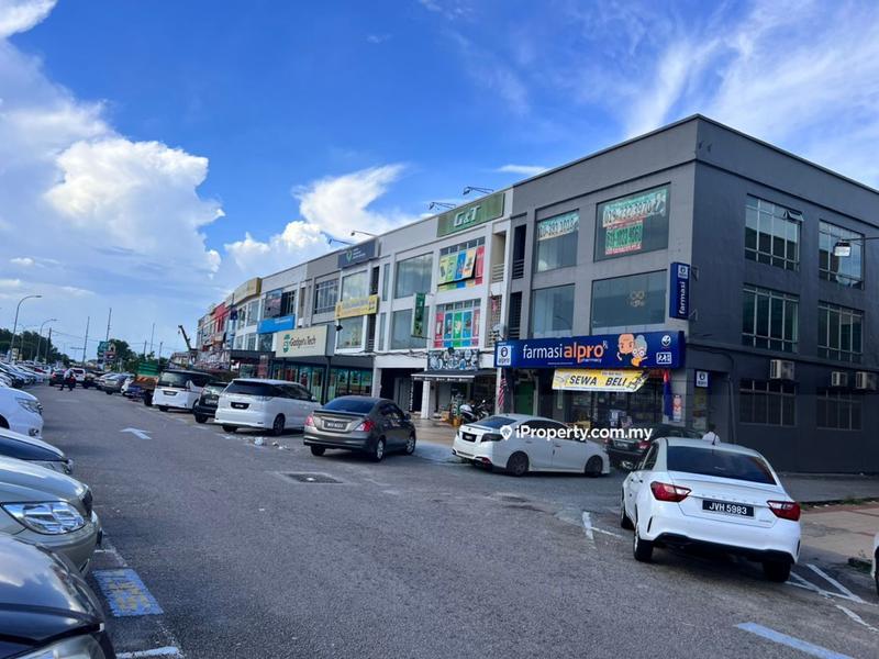 For Sale - 3 STOREY SHOPLOT( ENDLOT )