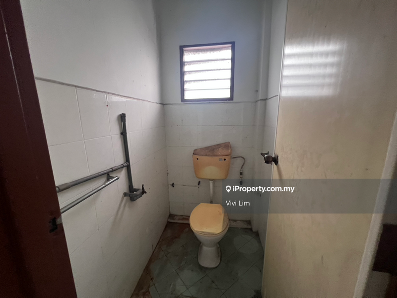 Kedai-Pejabat untuk Disewa di 7mie4, Kluang oleh Vivi Lim - iProperty.com.my