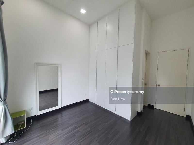 Rumah Berangkai 2 Tingkat untuk Dijual di Merrydale Eco Majestic (Lake View,End Lot), Semenyih oleh Sam Hew - iProperty.com.my