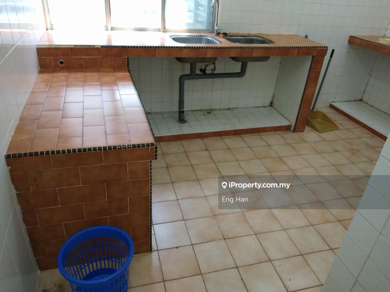 Rumah Pangsa untuk Dijual di Kuchai Entrepreneurs Park oleh Eng Han - iProperty.com.my