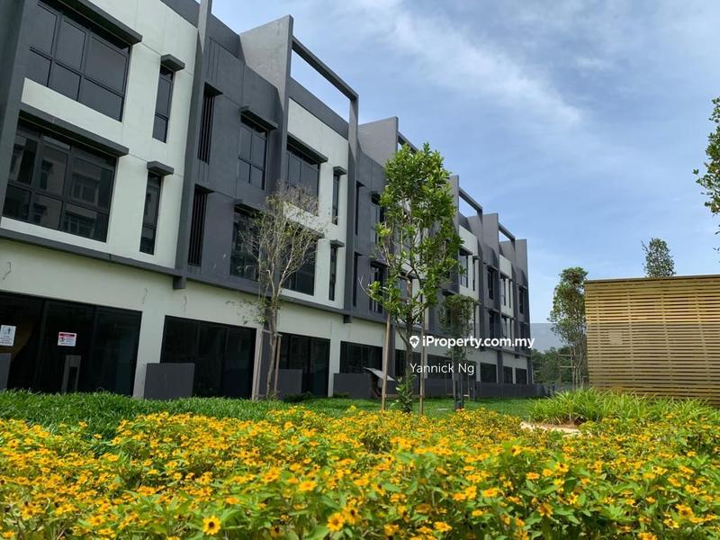 Townhouse for Sale in Seri Kembangan, Seri Kembangan by Yannick Ng - iProperty.com.my