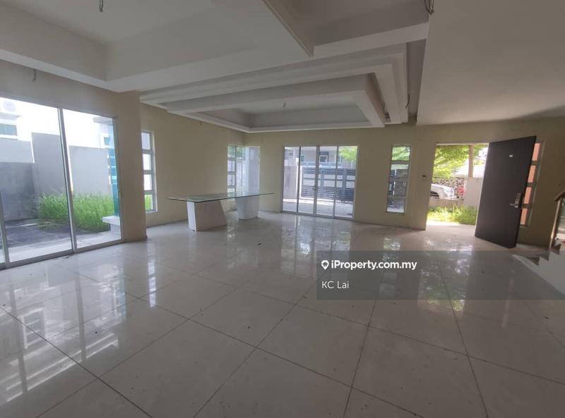 Rumah Berkembar untuk Dijual di Beautiful Double Storey Semi D in Seremban Town, Seremban oleh KC Lai - iProperty.com.my