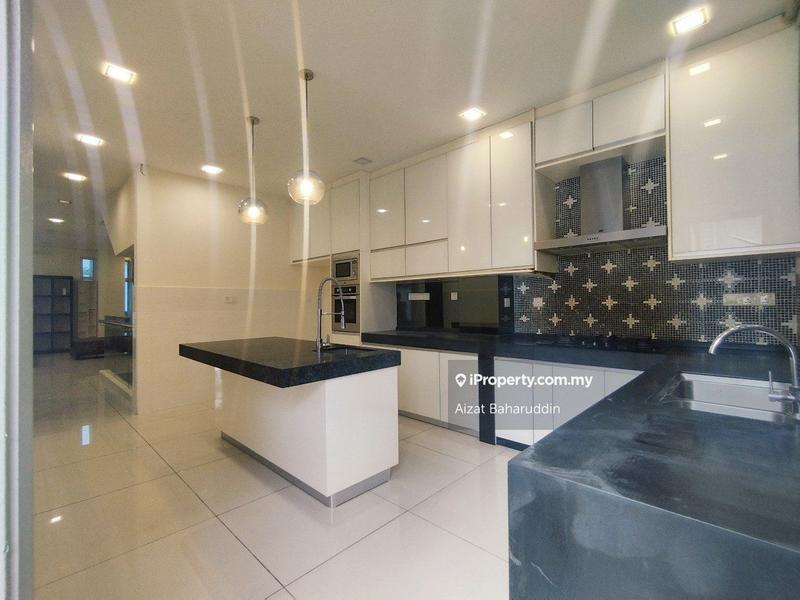 Rumah Berkembar untuk Dijual di Bukit Kerinchi, Pantai oleh Aizat Baharuddin - iProperty.com.my