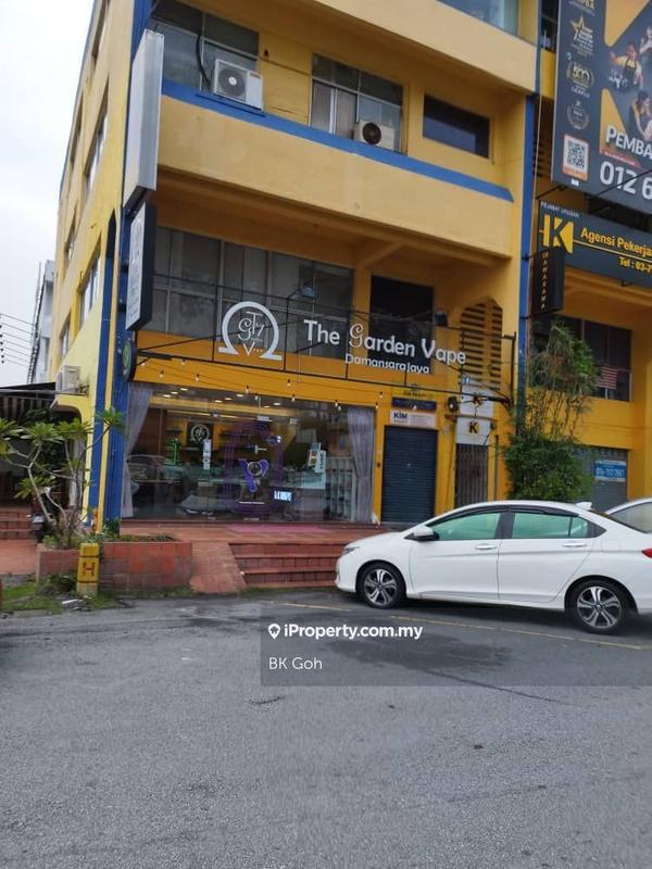 For Sale - 3 Storey Shop Lot at Metro Prima Kepong, Kuala Lumpur(corner)