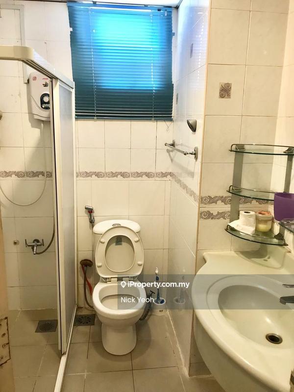 Condominium for Sale in Mutiara Oriental by Nick Yeoh - Bathroom - iProperty.com.my