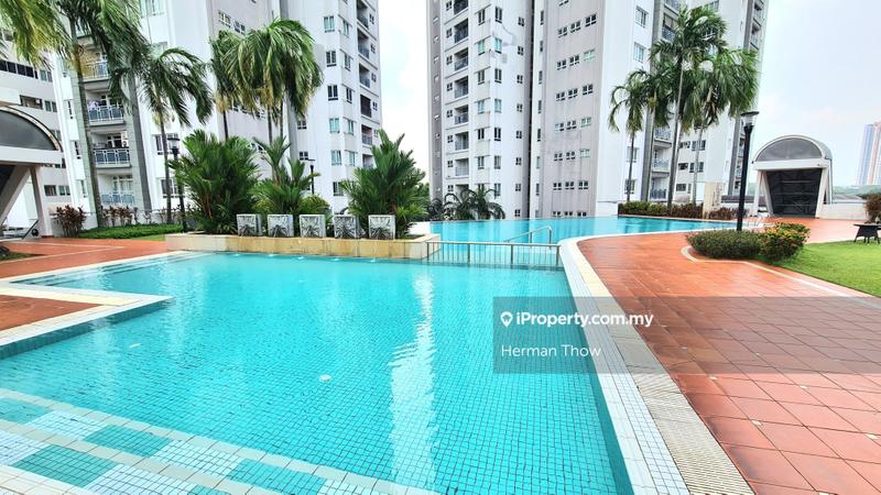 Kondominium untuk Dijual di The Boulevard oleh Herman Thow - Swimming Pool - iProperty.com.my