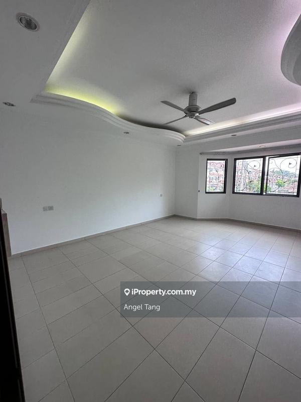 Rumah Berangkai 2.5 Tingkat untuk Dijual di BU 6,Near park, Bandar Utama, Ample parking, Bandar Utama oleh Angel Tang - iProperty.com.my