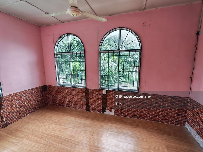 Rumah Teres 2-Tingkat untuk Dijual di Taman Datuk Thamby Chik Karim, Batu Berendam oleh Tim - iProperty.com.my