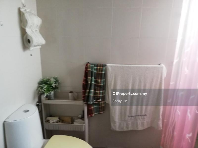 Kediaman Servis untuk Dijual di Subang Olives Residence oleh Jacky Lin - iProperty.com.my