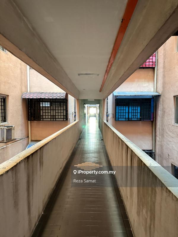 Pangsapuri untuk Dijual di Pelangi Heights oleh Reza Samat - iProperty.com.my