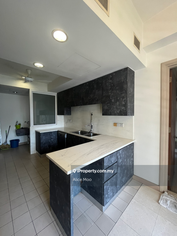 For Sale - Hampshire Park Condominium