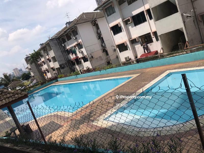 Apartment for Sale in Pangsaria Apartment by SL Yap - Pool - iProperty.com.my