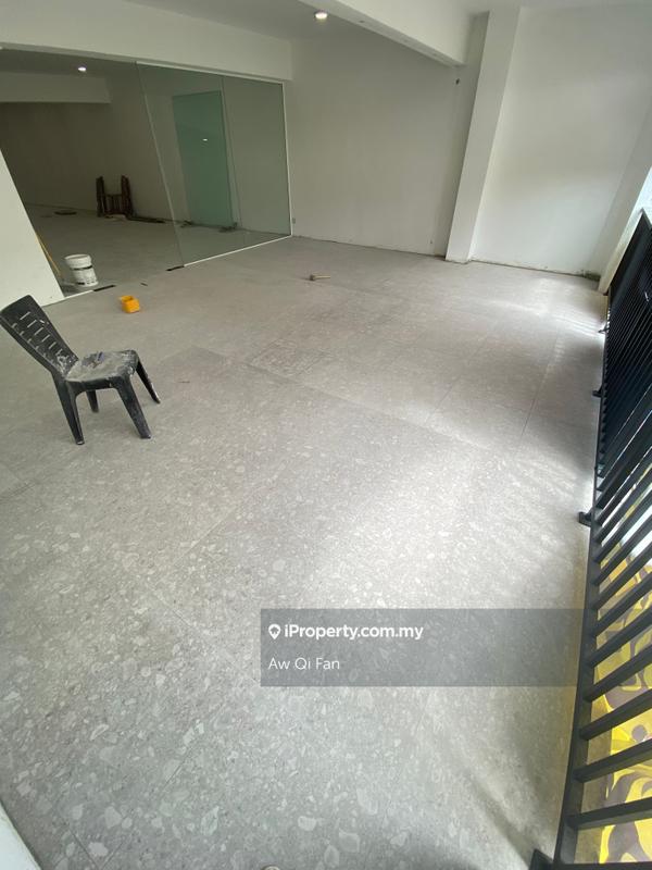 For Rent - Same Row With Brew House , Bandar Puteri Puchong , Prime Location , Amble Parking