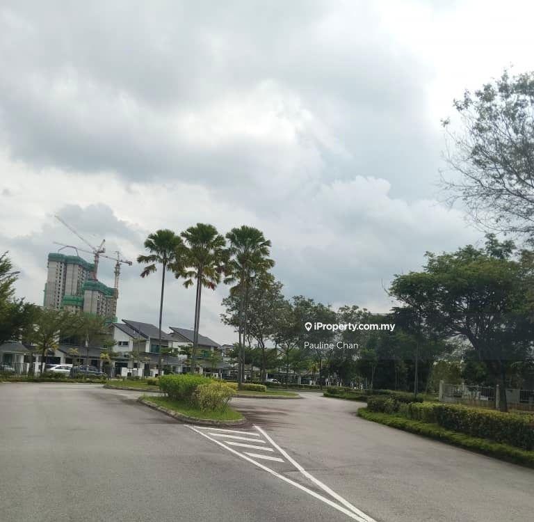 Rumah Berkembar untuk Dijual di Serdang, Seri Kembangan oleh Pauline Chan - iProperty.com.my