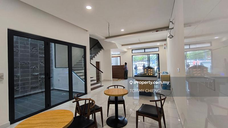 Rumah Berangkai 3 Tingkat untuk Dijual di Happy Garden, Kuchai Lama oleh TOMMY CHIENG - iProperty.com.my