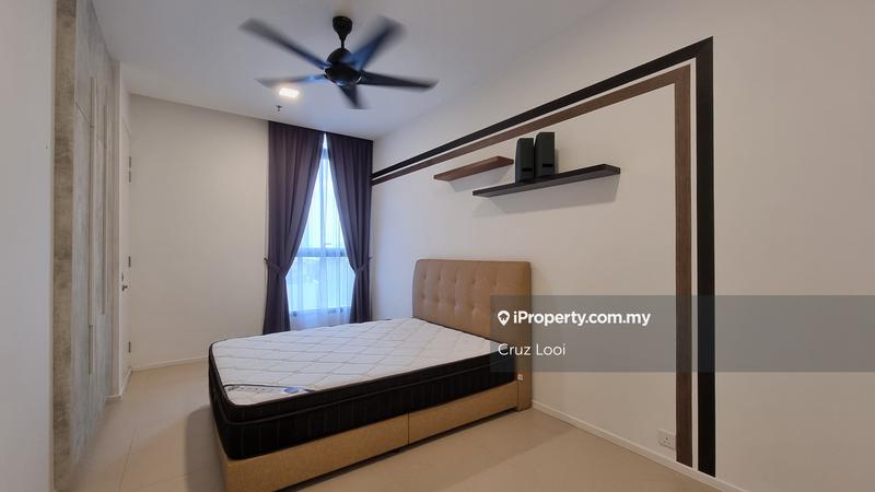 For Rent - Arcoris SOHO