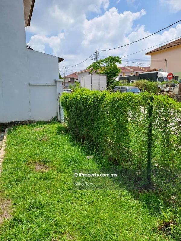 Semi-Detached House for Sale in Taman Pinggiran Putra, Seri Kembangan by Miko Teh - iProperty.com.my